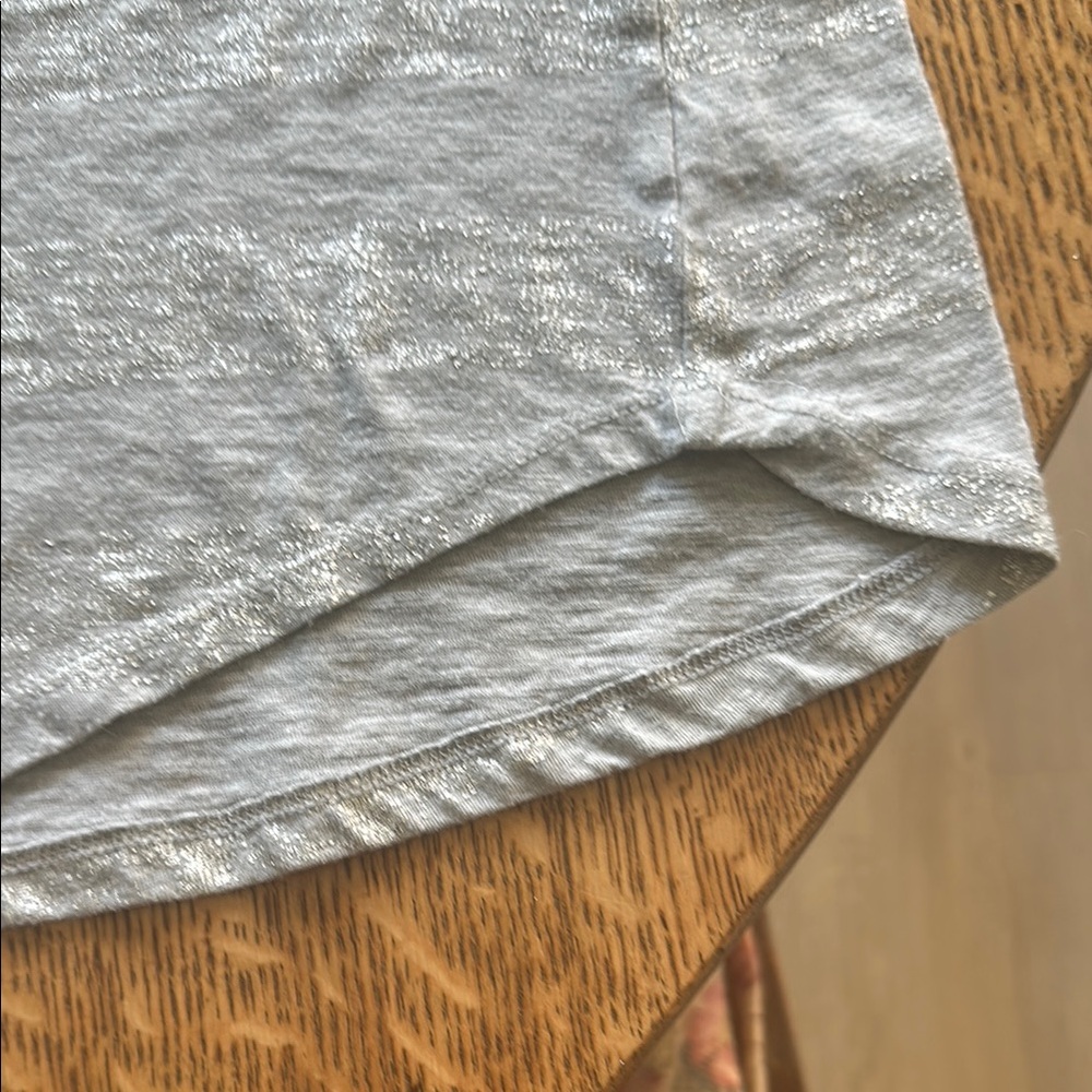 3/$15 V-neck Top Silver Metallic Grey NY &Co Short Sleeve Sz XL - Picture 5 of 9